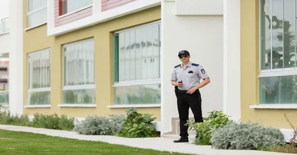 Охранник больницы 2 Охранник больницы